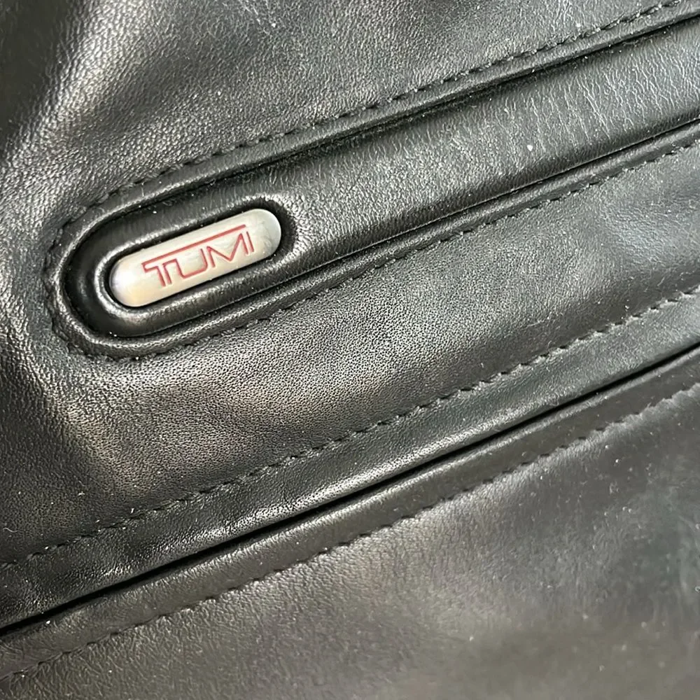 EUC Vintage Tumi Alpha Black Napa Leather Messenger Bag Laptop Briefcase